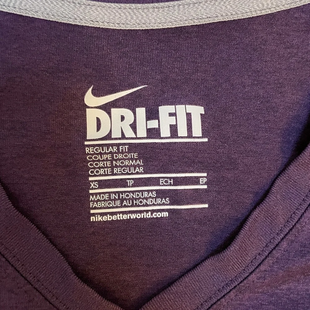 Nike Women’s Purple Dri-FIT V-Neck Athletic T-Shirt XS